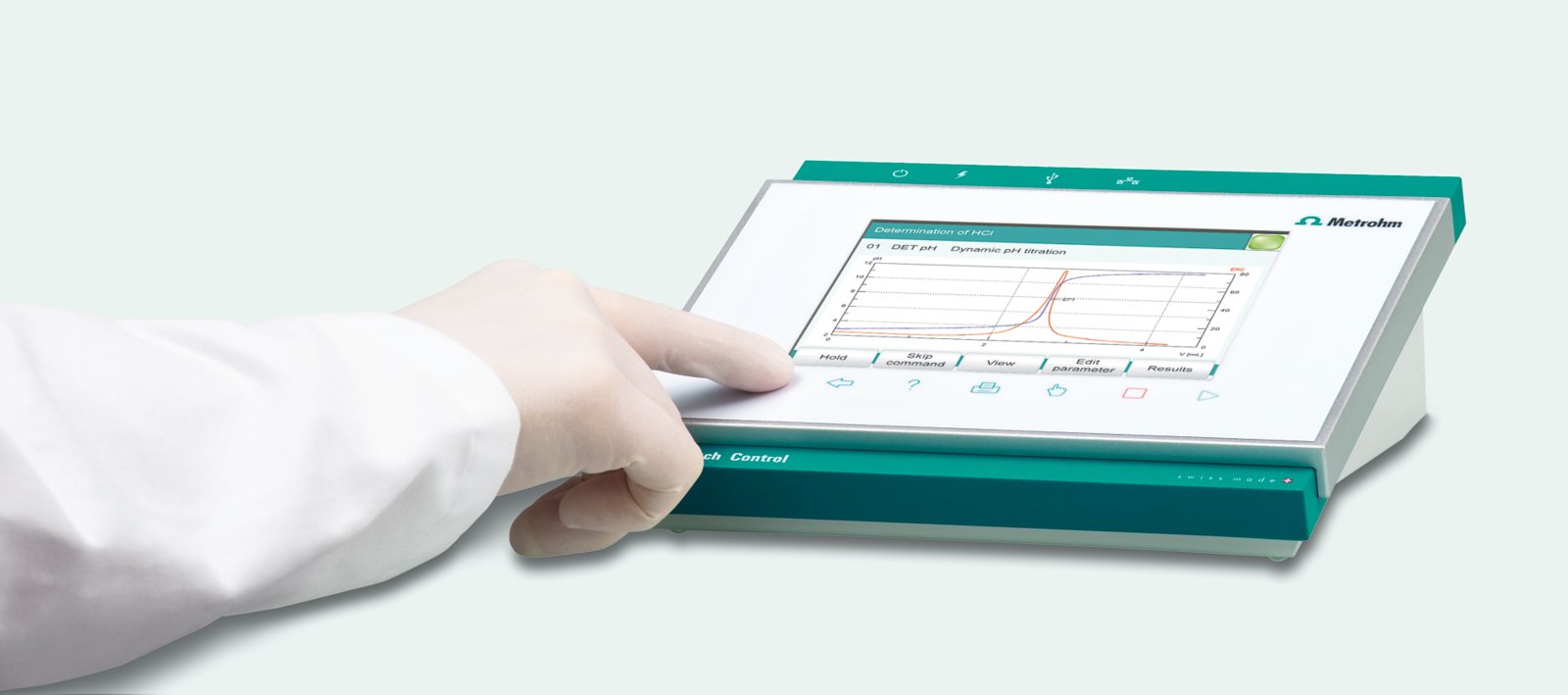 900 Touch Control with hand and screen showing the determination of HCl by dynamic pH titration. Optional white background with shadow in tif file (right view).