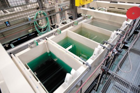 Process control of electroless nickel plating baths with Hg-free