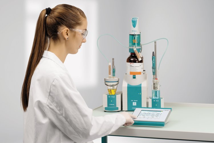 Different beakers for chemical analysis