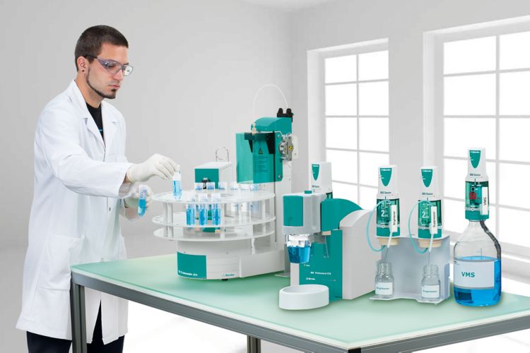 Additivbestimmung in galvanischen Bädern mit Hilfe der CVS-Analytik