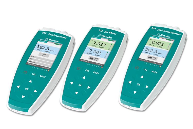 Três medidores pHmetros portáteis