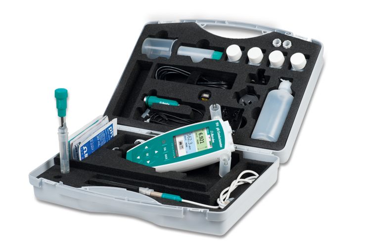 913 pH Meter with accessories case