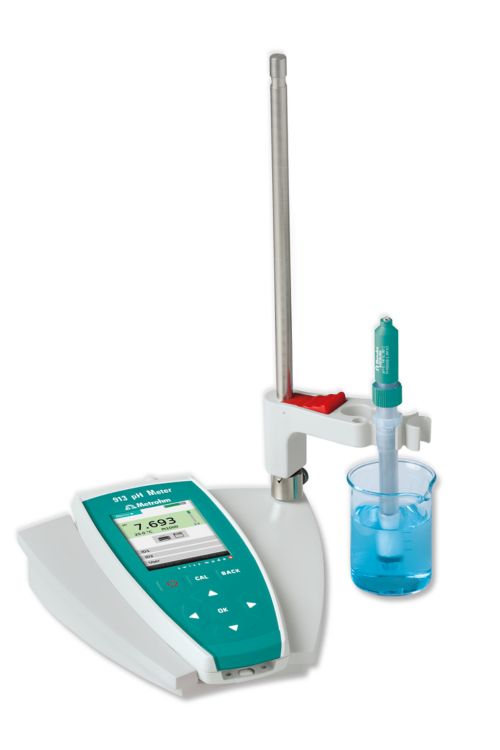 913 pH Meter equipped with a pH electrode. Example setup for the determination of the pHe value.