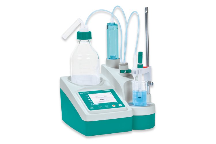 Eco Titrator equipped with a Solvotrode easyClean with  integrated Pt1000 temperature sensor. 
