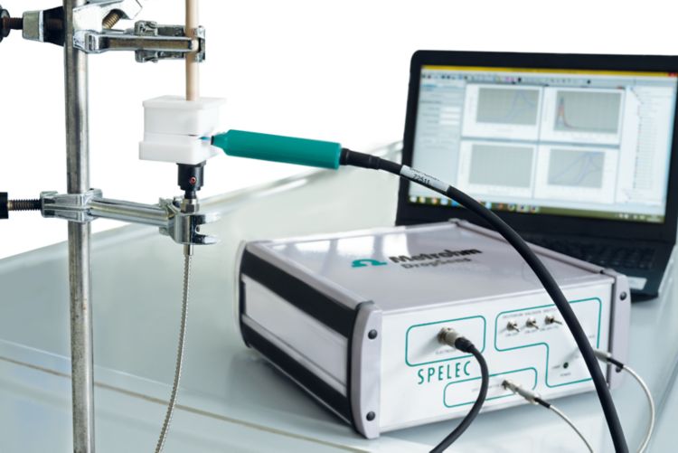 Creating an integrated system for spectroelectrochemical research: SPELEC