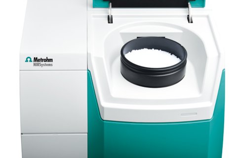 Metrohm DS2500 Solid Analyzer with the DS2500 large sample cup for measuring the intrinsic viscosity of recycled polyethylene terephthalate (rPET).