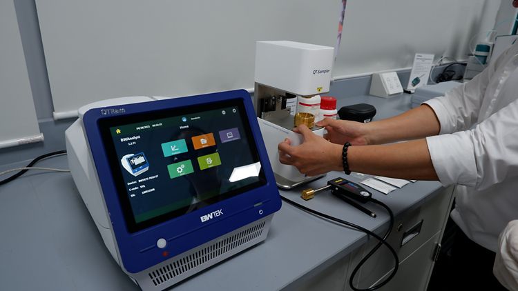 BWTek, QTRam, Model BWS475H-CU, content uniformity, tablet analysis, Raman spectroscopy, portable Raman