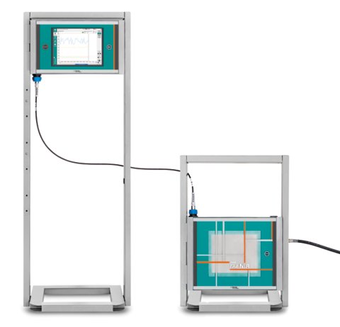  2060 The NIR-R-Analyzer mit Glasfaserkabel und Sonde. 