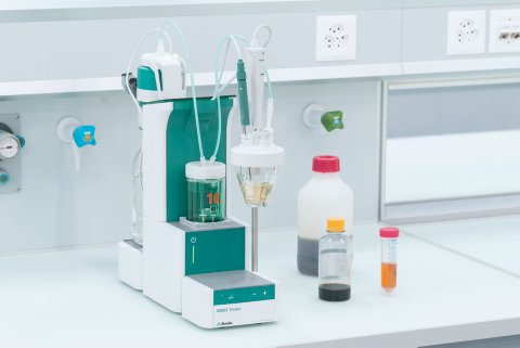 OMNIS Titrator setup for the thermometric titration