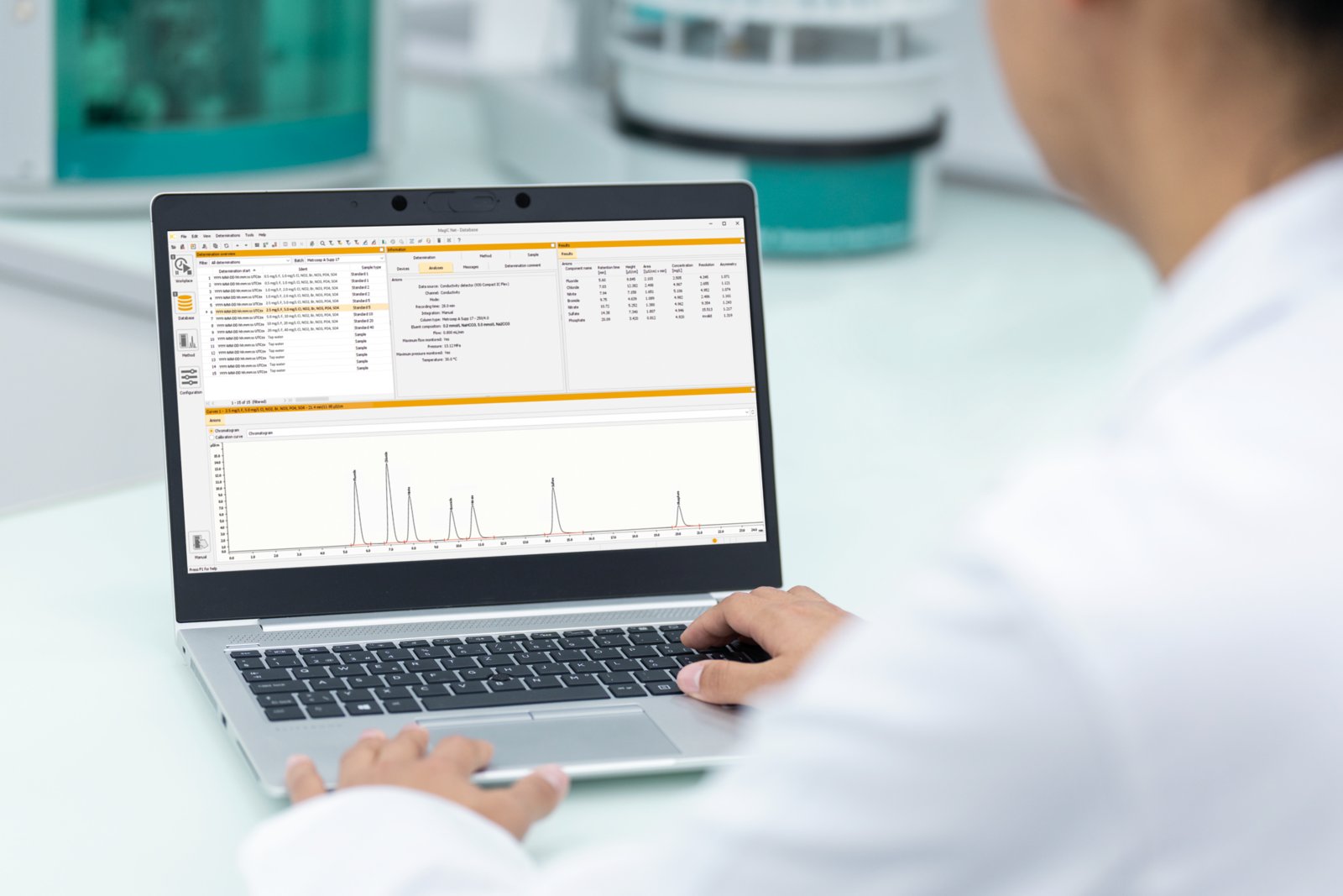 key visual, IC, ion chromatography, software, MagIC Net, database, light mode, lab, person, female, laptop, MagIC Net database, 940 Professional IC Vario, 2.940.2500