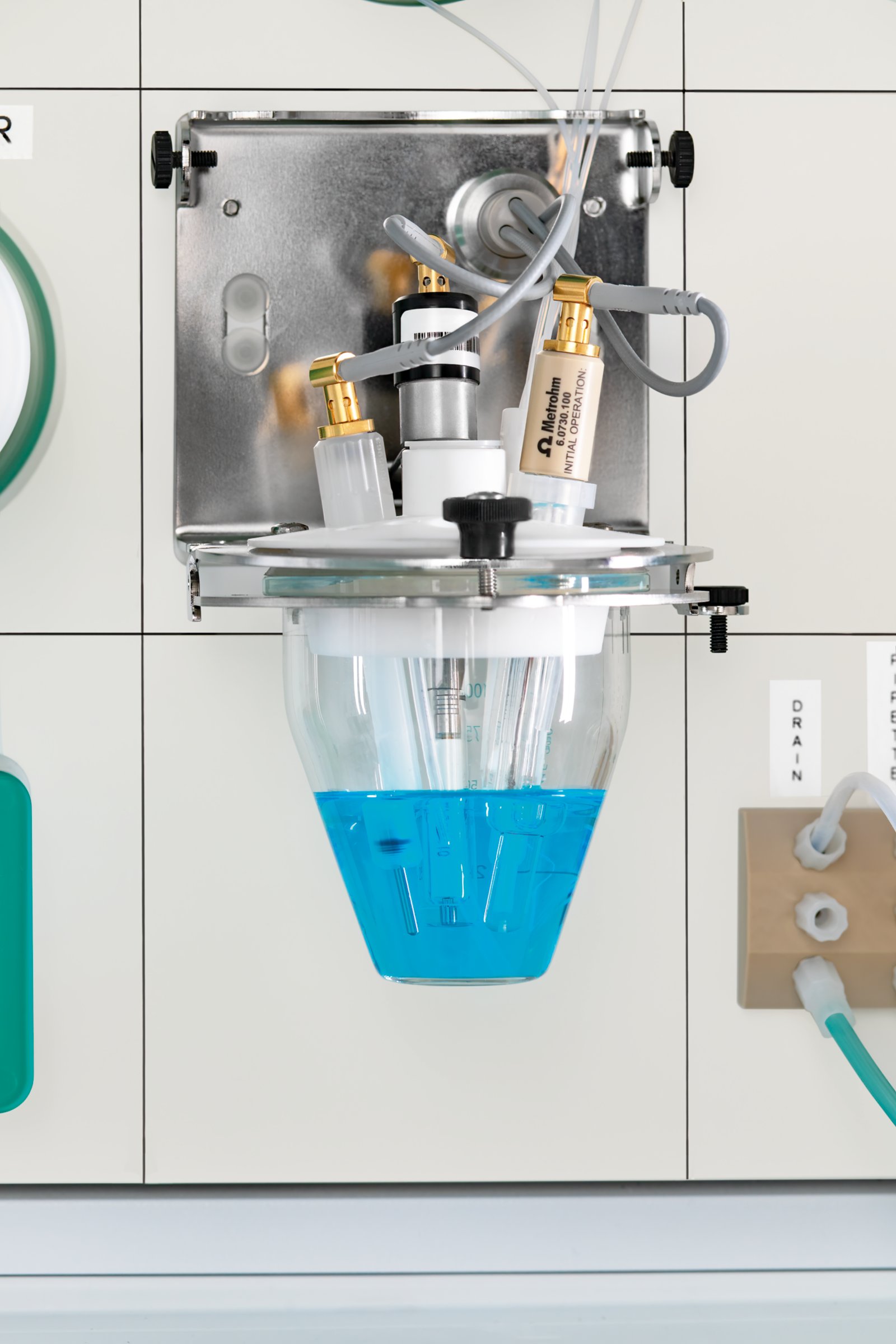 Close-up of the electrochemical cell in the 2060 CVS  Process Analyzer. 