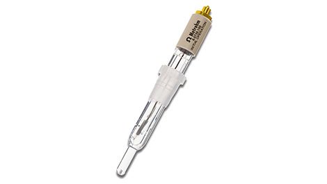 Double-junction ag/AgCl reference electrode voltammetry