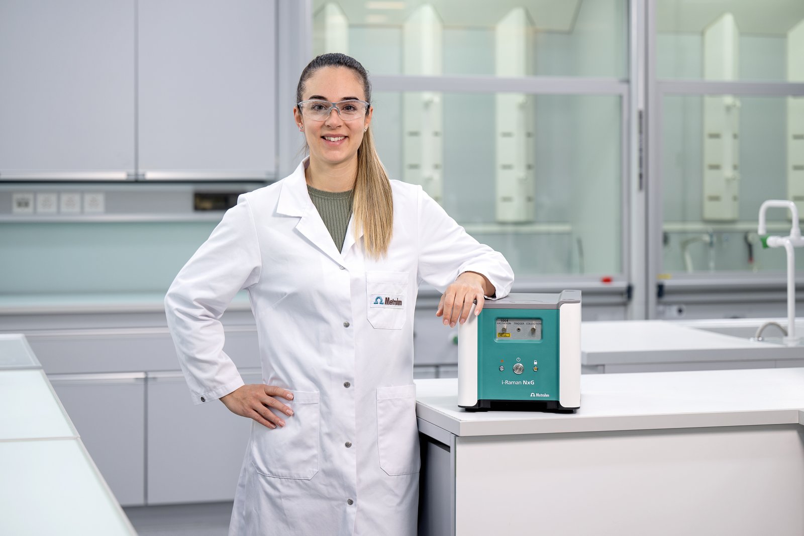 Raman spectrometer, laboratory Raman, 1064 nm excitation, material verification, substance identification, i-Raman, NxG, qualitative analysis, quantitation, benchtop, fingerprint spectrum, high throughput