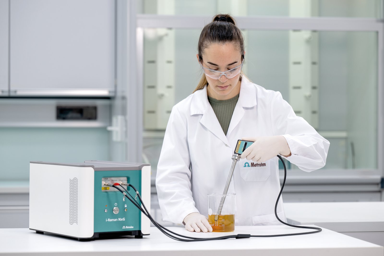 Raman spectrometer, laboratory Raman, 1064 nm excitation, material verification, substance identification, i-Raman, NxG, qualitative analysis, quantitation, benchtop, high throughput, fiber optic probe, immersion probe, modular accessories