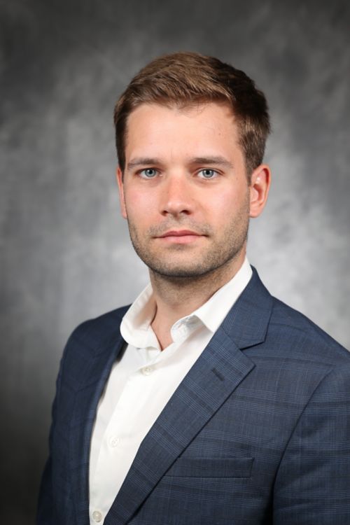 El candidato a doctor Marko Malinović, ganador conjunto del premio Metrohm Poster en Electroquímica 2022 en Berlín.