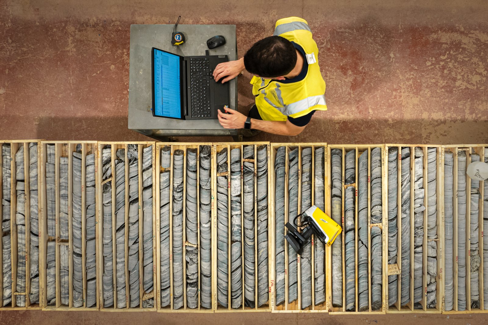 The Vanta handheld XRF analyzer provides immediate, on-site elemental measurements for mining and geochemistry applications. Image courtesy of Evident.