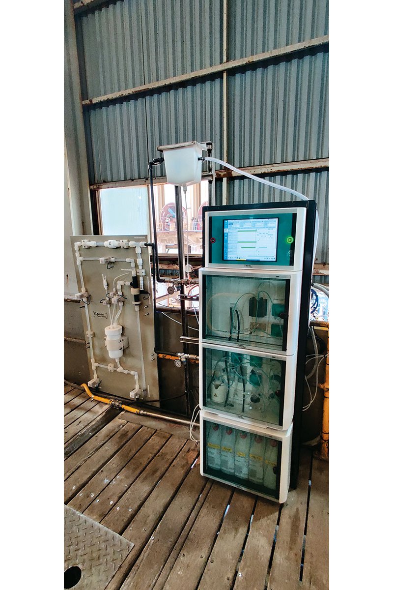 2060 TI Process Analyzer with preconditioning panel in a  zinc refining plant. 
