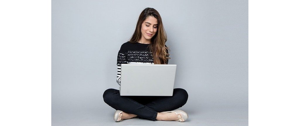 https://metrohm.scene7.com/is/image/metrohm/woman-3190829_1280?qlt=85&ts=1645801043117&dpr=off